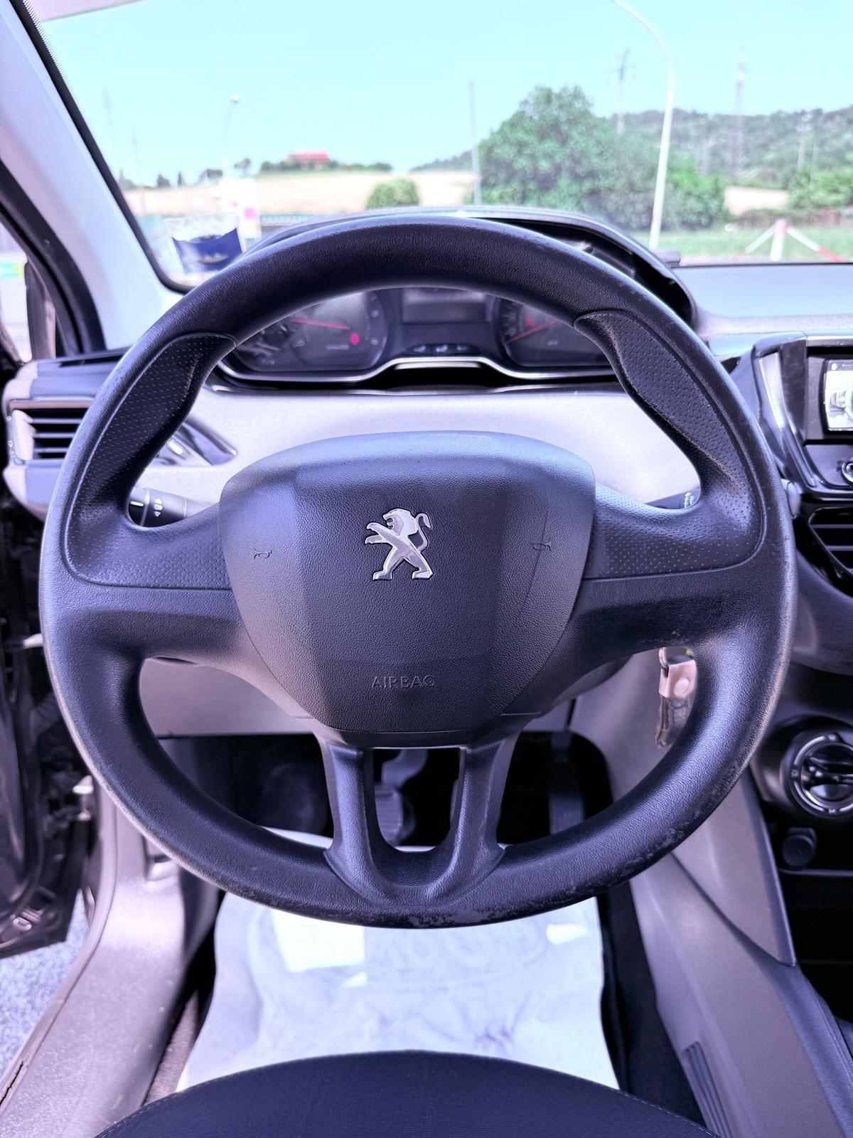 Peugeot 208 1.4 HDi 68 CV 5 porte Ok neopatentati