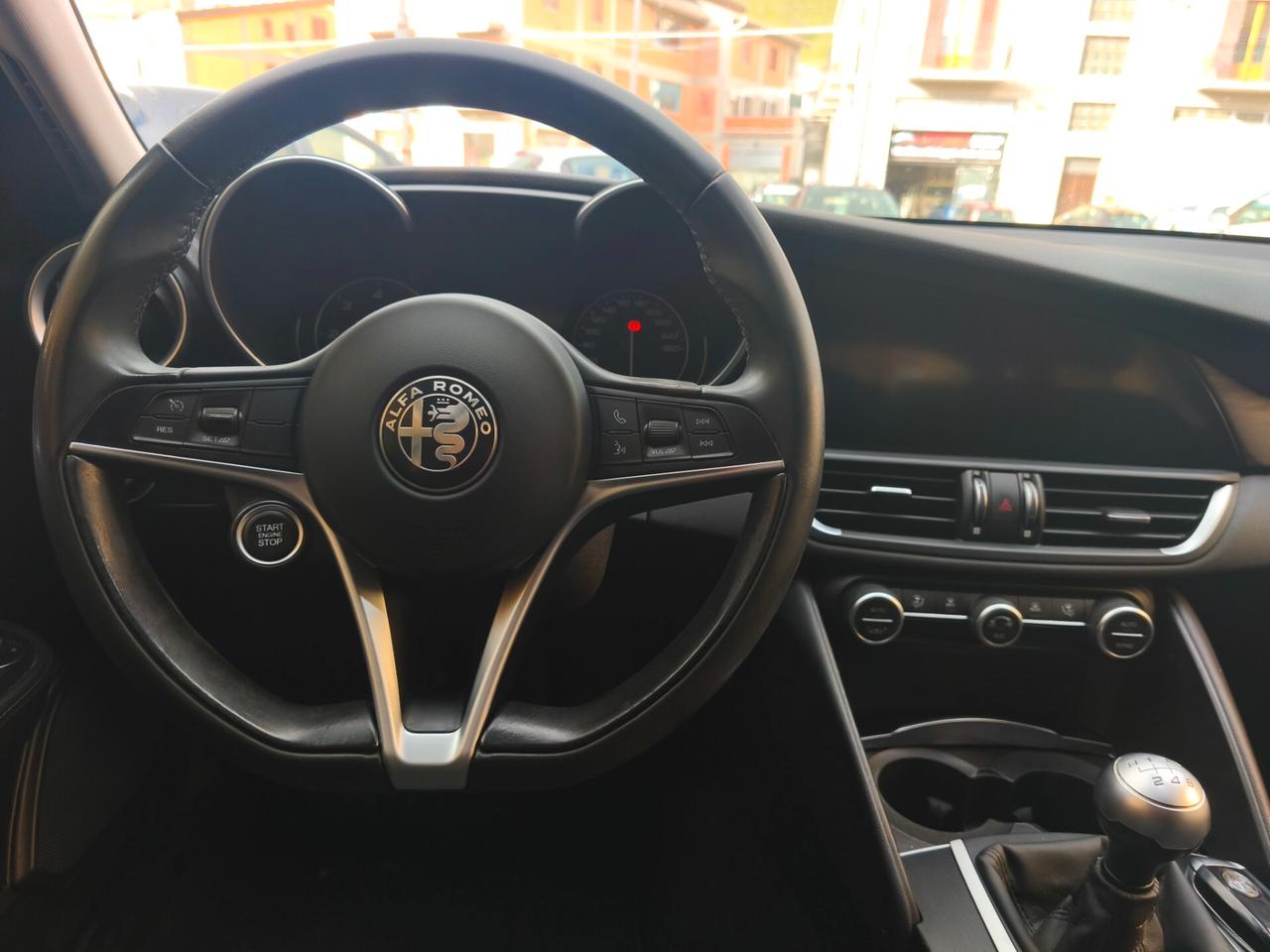 Alfa Romeo Giulia 2.2d 180 CV Manuale PROMO
