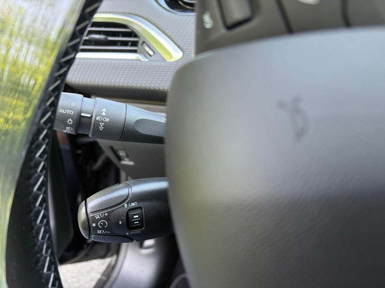 Peugeot 2008 1.6 BlueHDi 120cv S&S tetto Allure