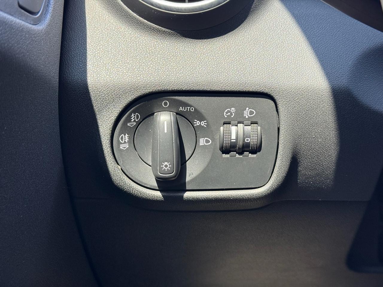 AUDI A1 2013 1.6 TDI 90cv Admired