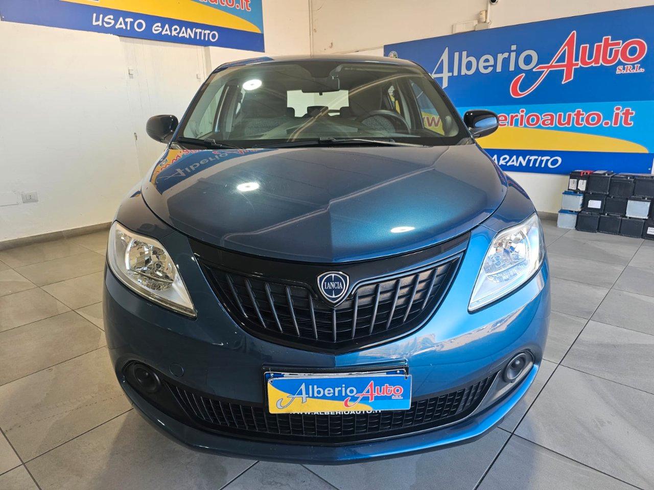 Lancia Ypsilon 1.0 firefly hybrid Silver s&s 70cv 5p.ti
