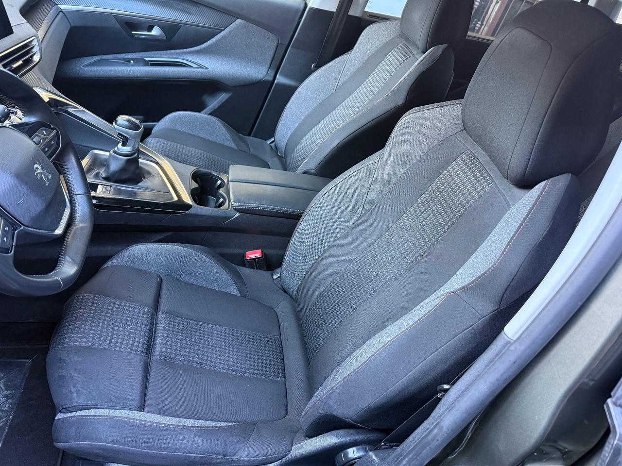 Peugeot 5008 BlueHDi 130 S&S Business