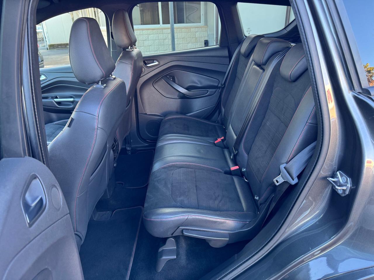 Ford Kuga 1.5 TDCI 120CV S&S 2WD Powershift ST-Line Business