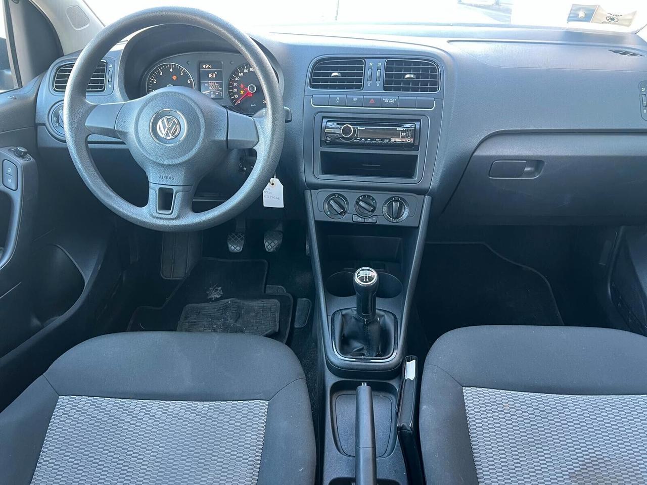 Volkswagen Polo 1.2_trendline-benzina-2011