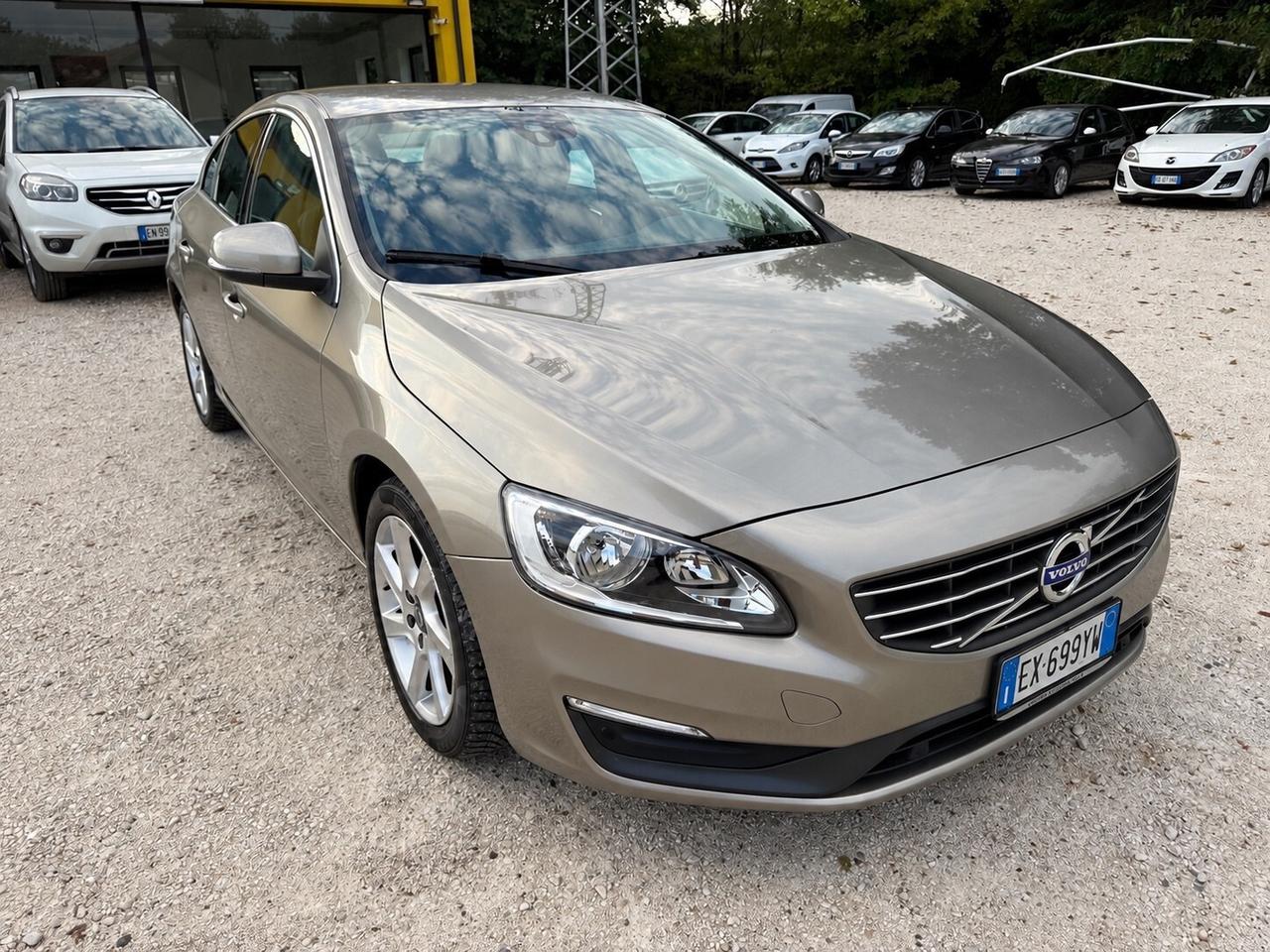 Volvo S60 D4 R-design UNICO TOP