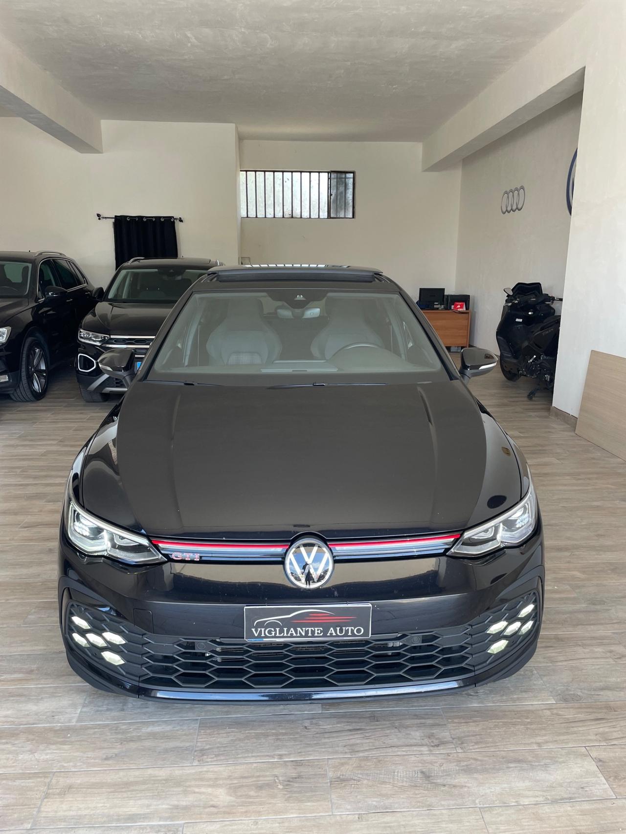 Volkswagen Golf 2.0 TSI GTI