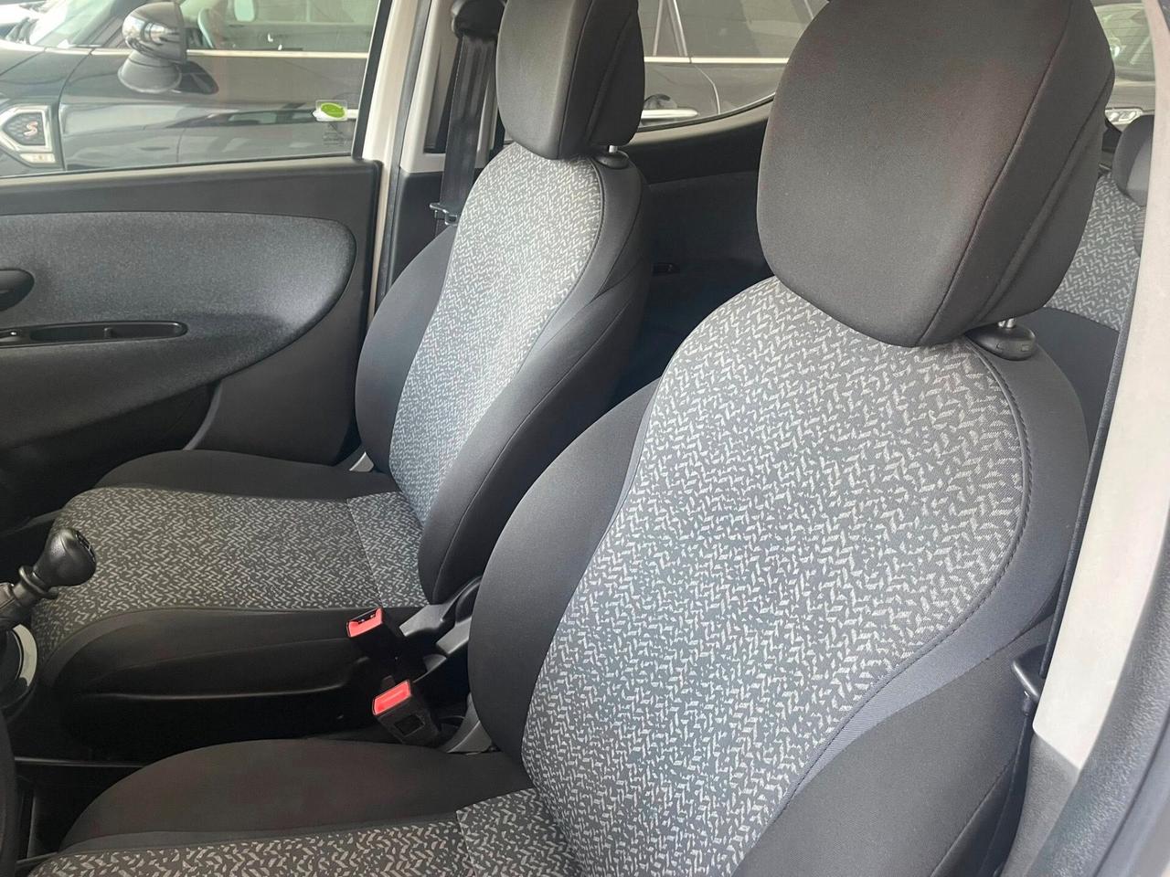 Lancia Ypsilon 1.0 FireFly 5 porte S&S Hybrid Alberta Ferretti