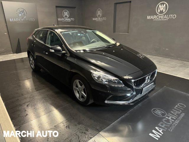 VOLVO V40 T2 Plus