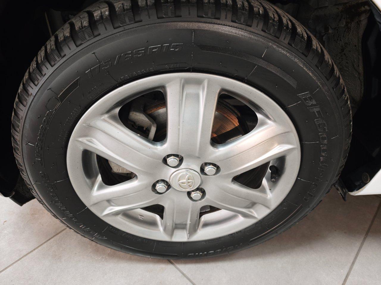 Toyota iQ 1.0 Tobasco cvt