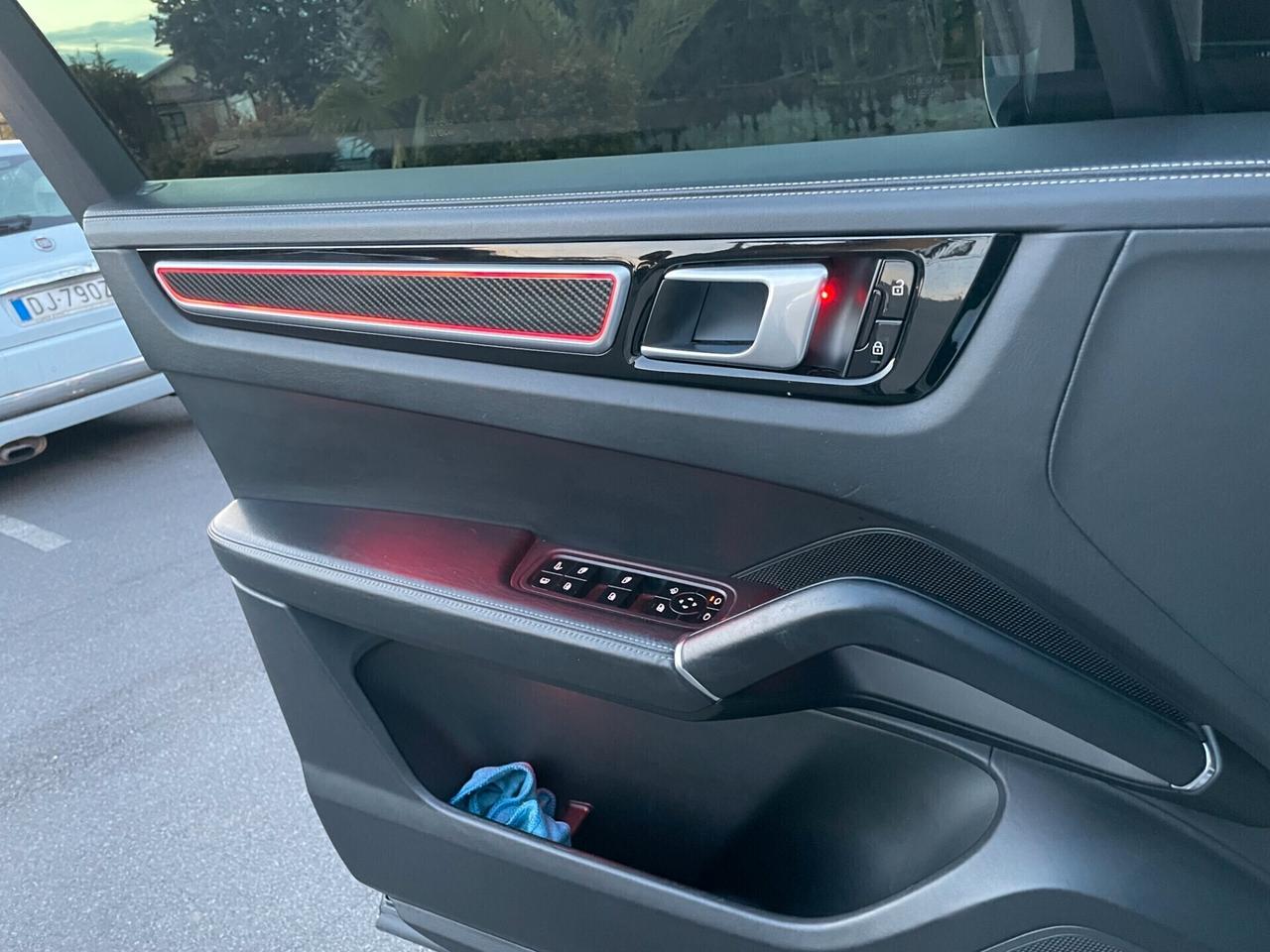 Porsche Cayenne Coupé 3.0 V6 E-Hybrid GTS