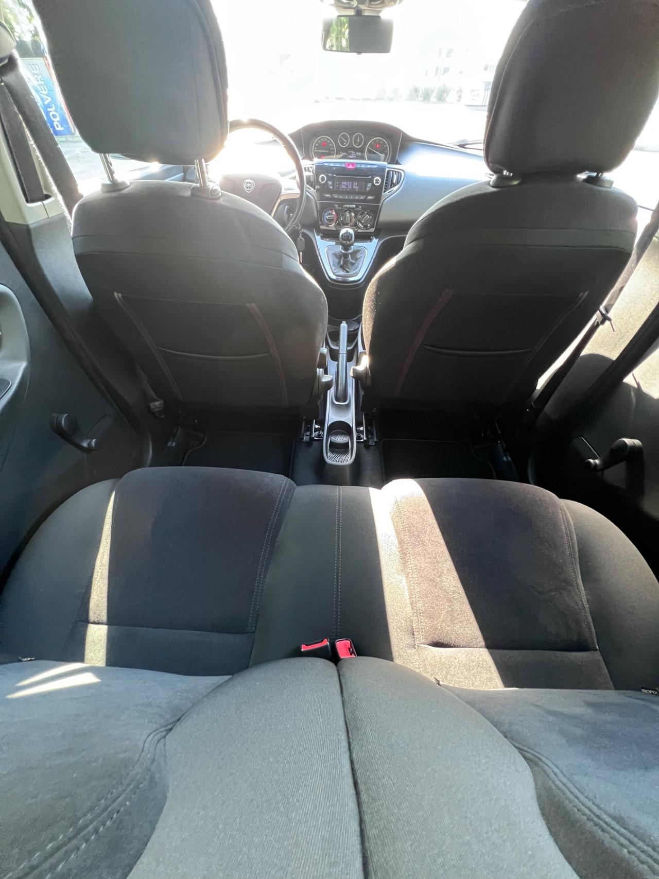 Lancia Ypsilon 0.9 TwinAir 85 CV 5 porte Metano Ecochic Elle