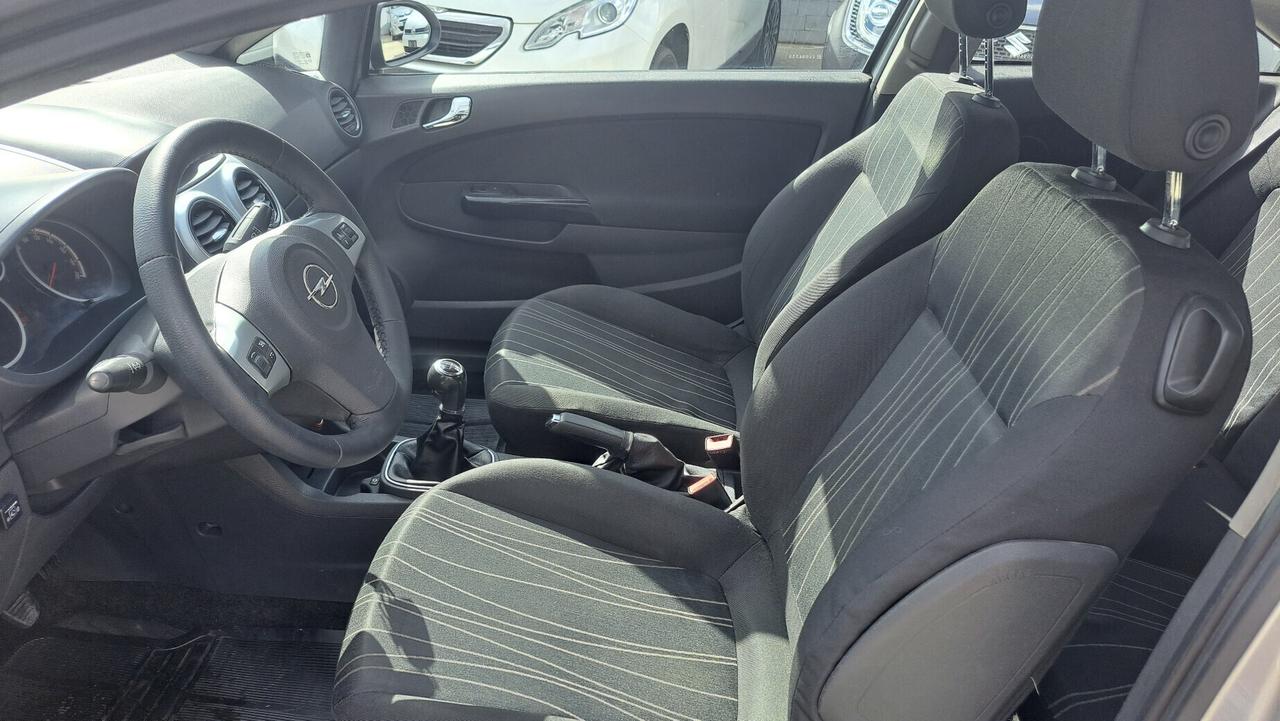 Opel Corsa 1.2 3 porte Sport Gpl