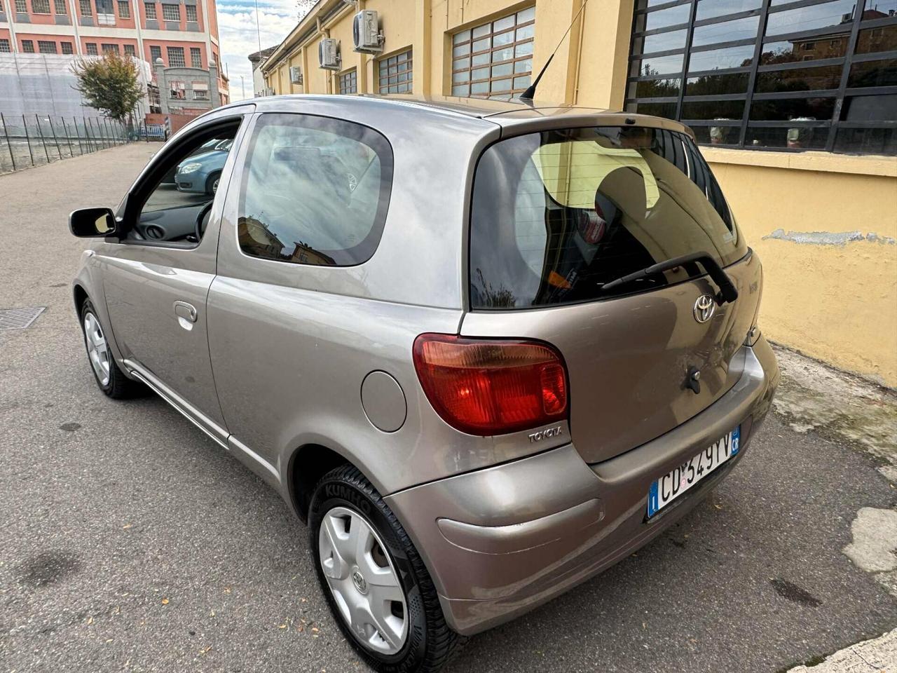 Toyota Yaris 2003 1.0 Benzina OK NEOPATENTATI