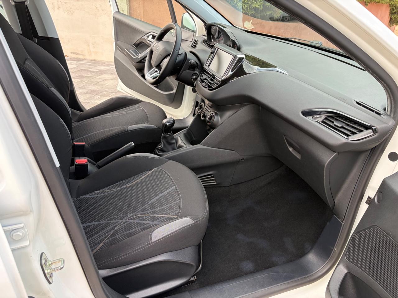 Peugeot 208 1.2 benzina 2014