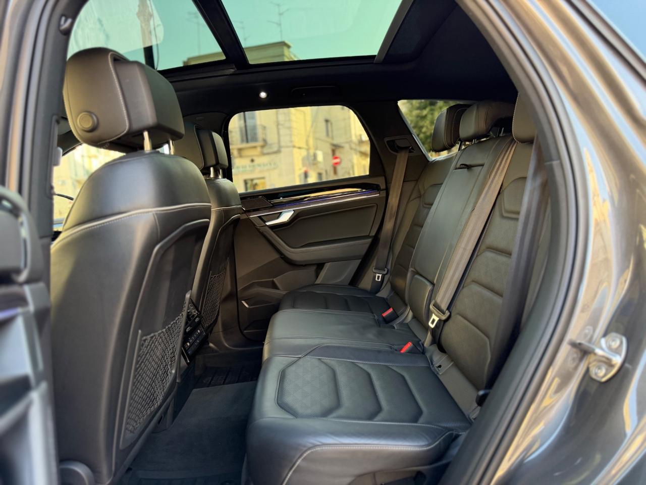 VOLKSWAGEN TOUAREG 3.0 V6 EHYBRID 340 CV PLUG-IN HYBRID