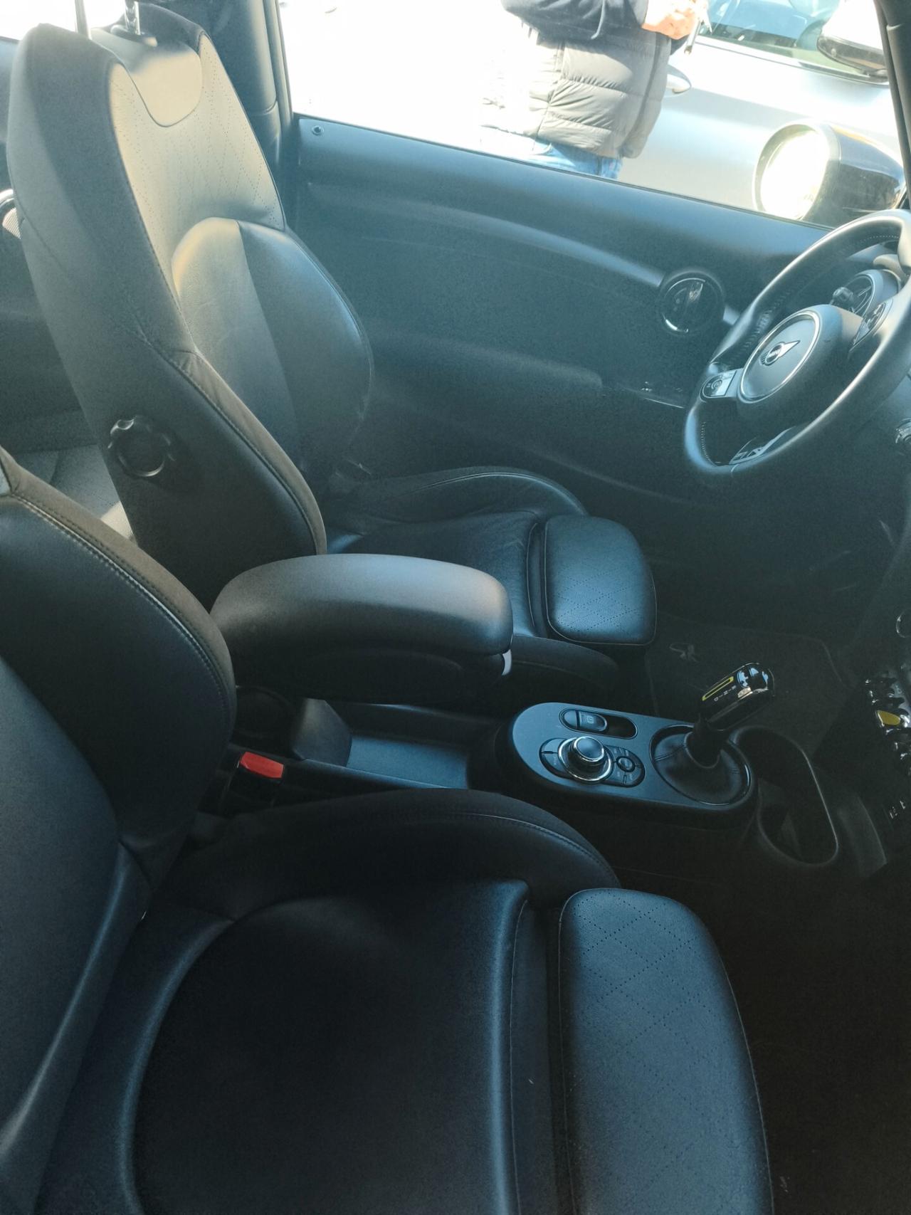 Mini Full Electric Cooper SE Yours e-tape display