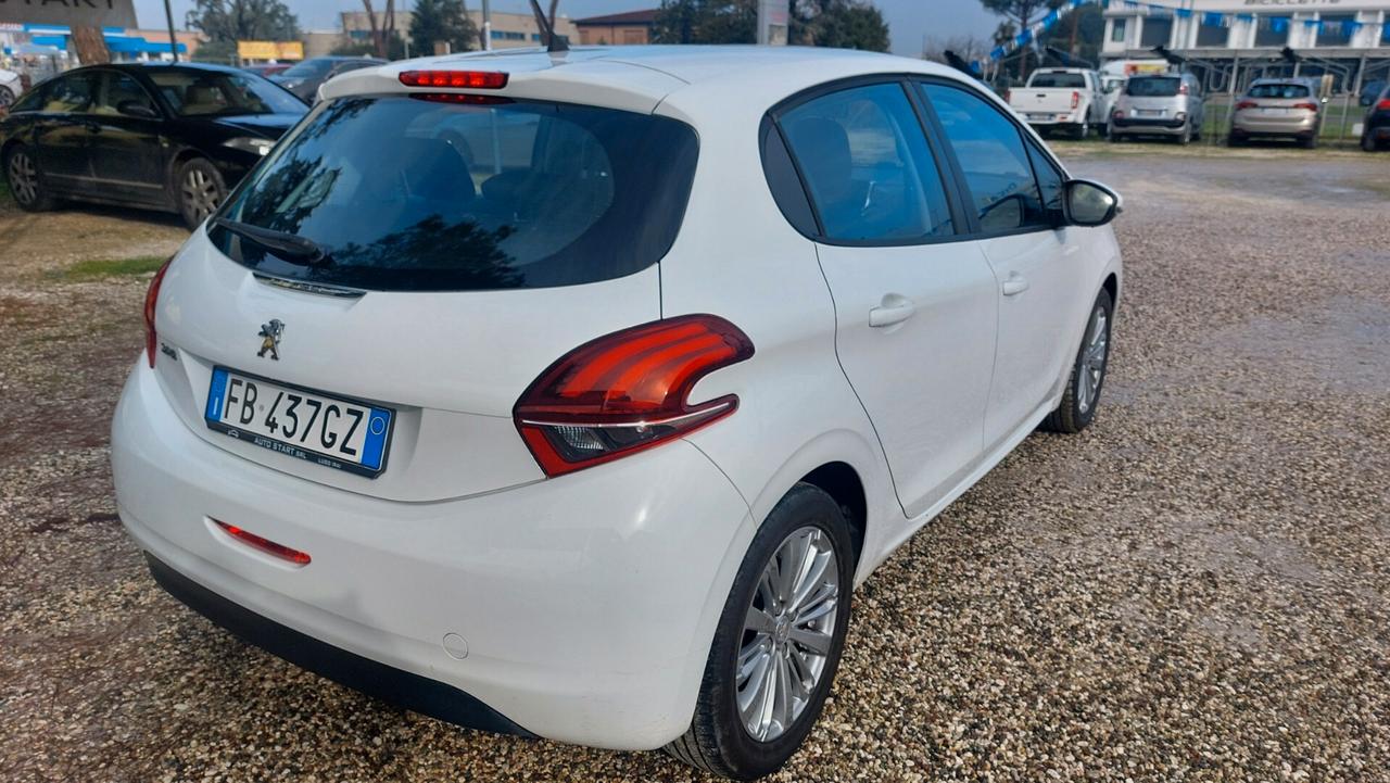 Peugeot 208 PureTech 82 5 porte Allure