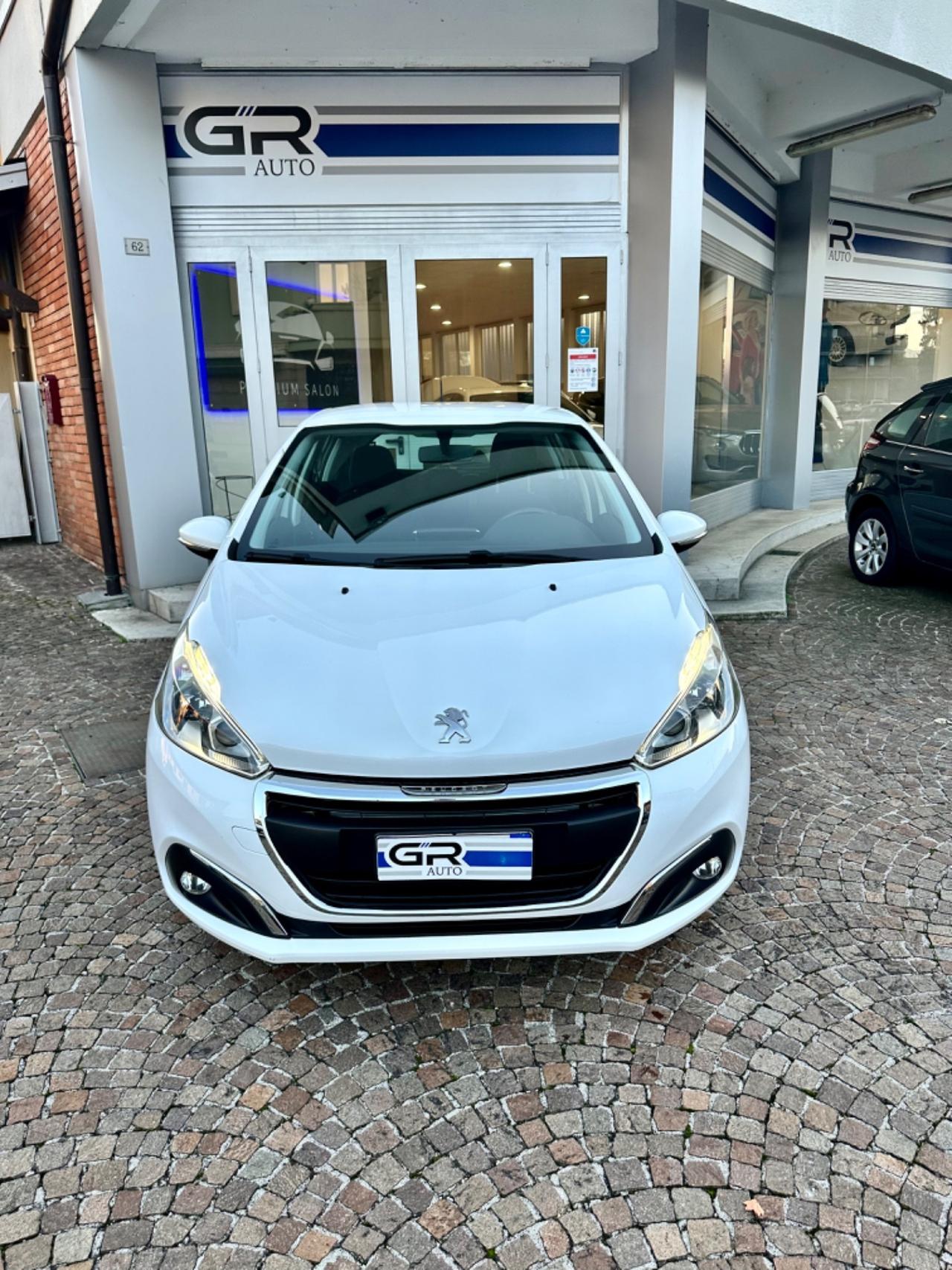 Peugeot 208 - 1.2Bz 82Cv 5P - Neopatentati