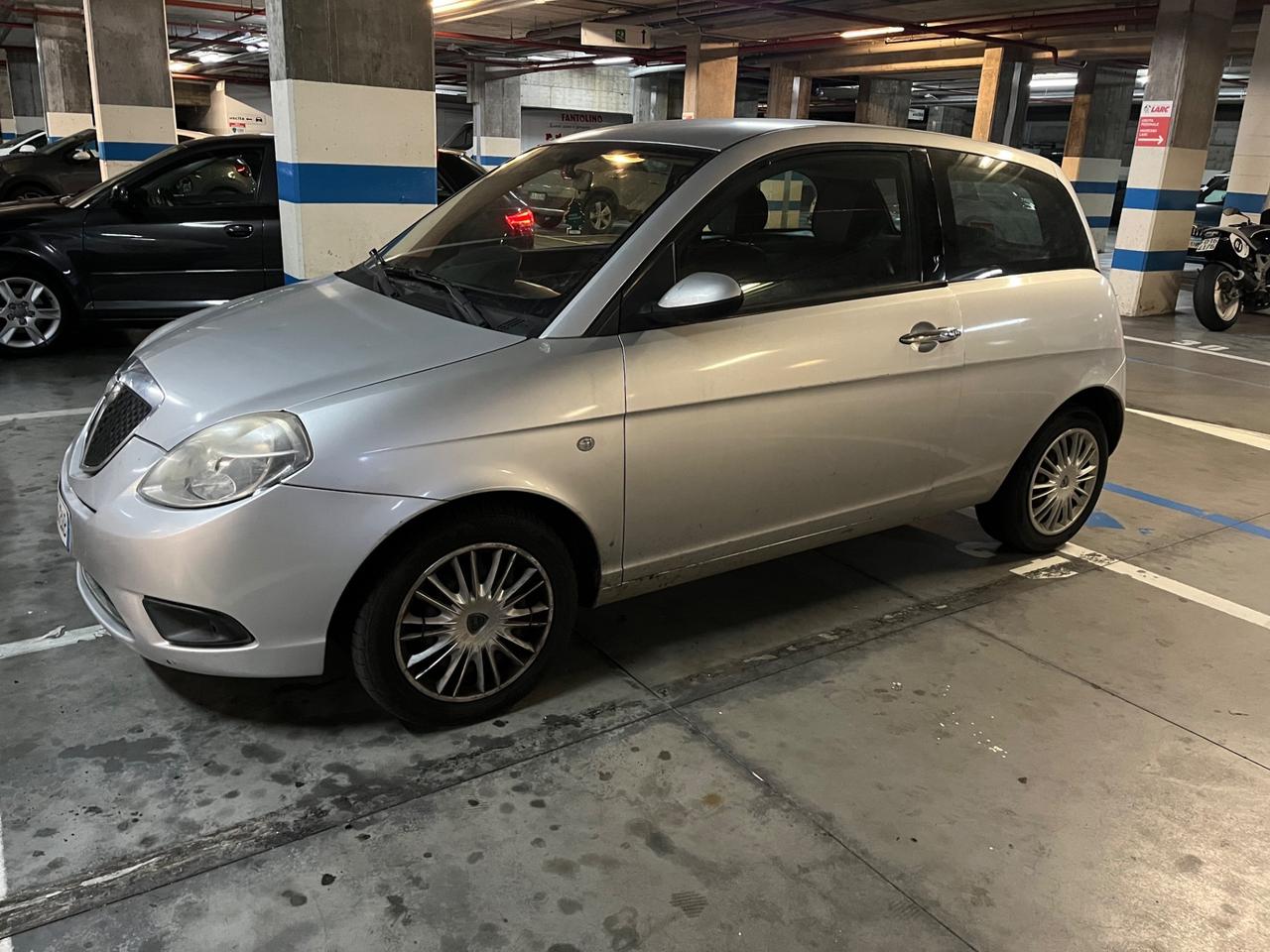 Lancia Ypsilon 1.3 MJT 90 CV Platino