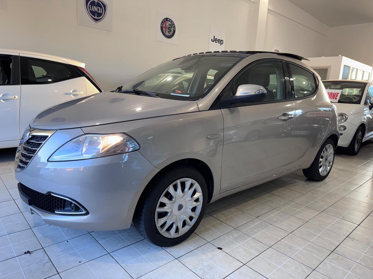 Lancia Ypsilon 0.9 TwinAir 85 CV 5 porte S&S DFN Platinum