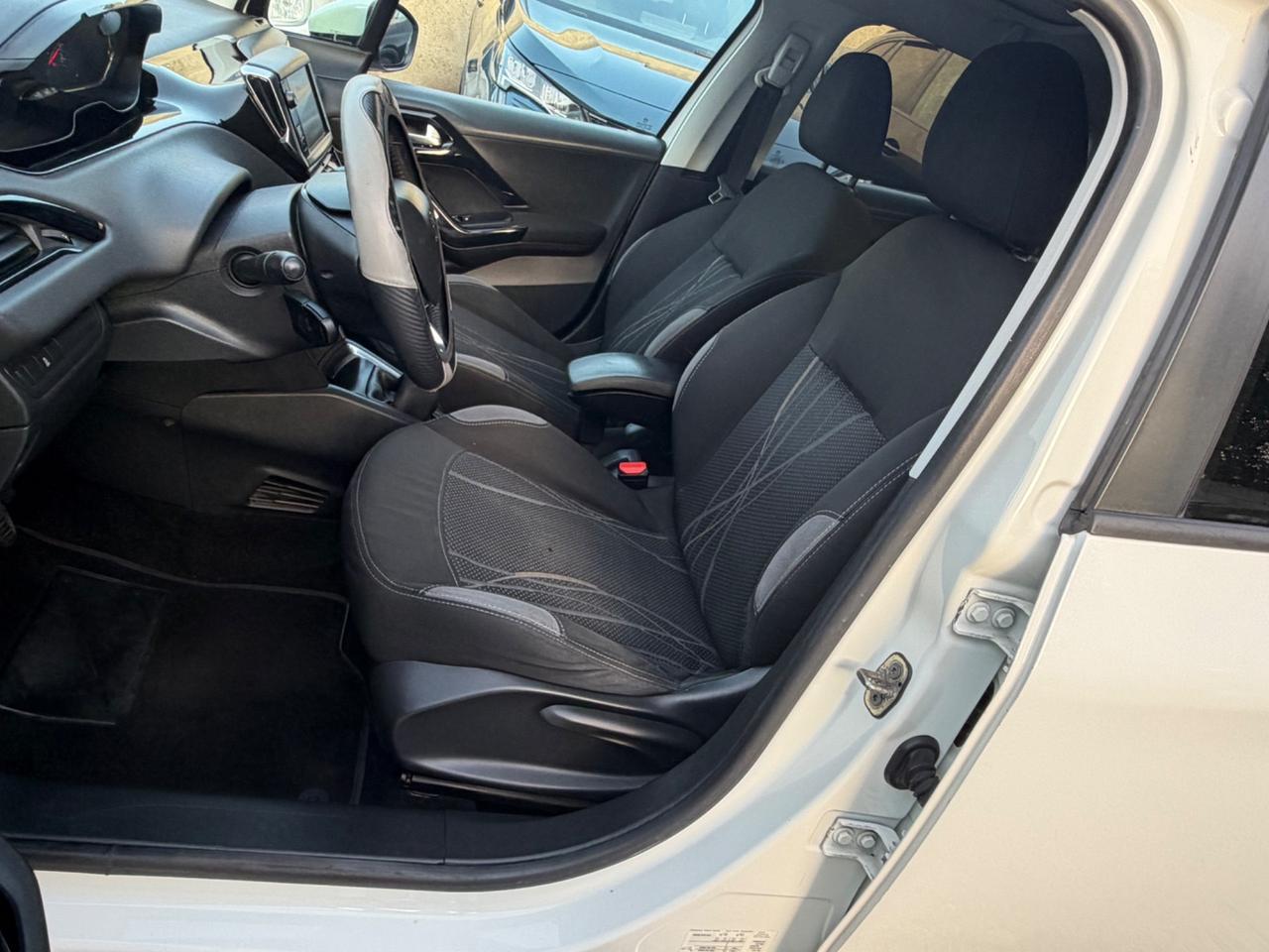 Peugeot 208 1.4 HDi 68 CV 5p Allure 2014