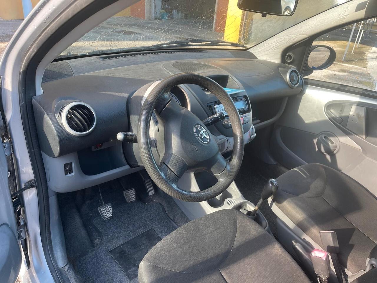 Toyota Aygo 1.0 12V VVT-i 5 porte Sol