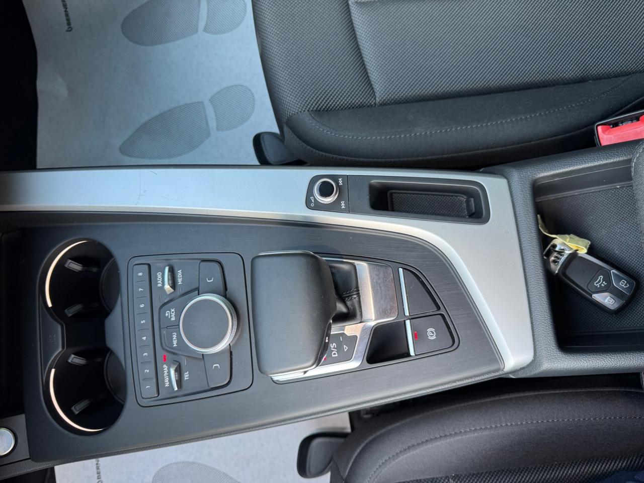Audi A4 Avant 30 TDI S tronic Design