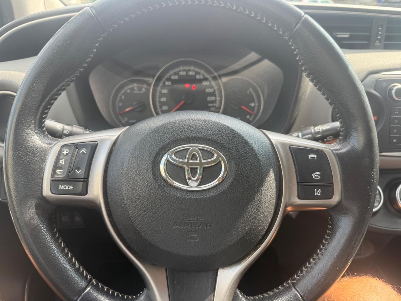 Toyota Yaris 1.4 D-4D 5 porte Lounge