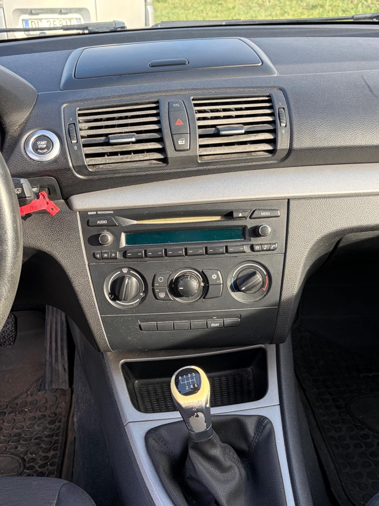 Bmw 116 116d 3p. Joy