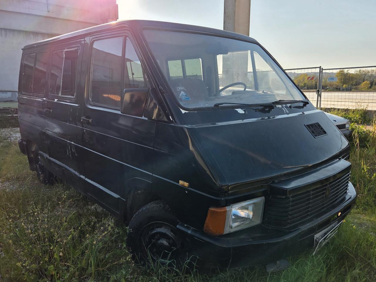 Renault Trafic 2.1D 9 POSTI MK1 - DA RESTAURO