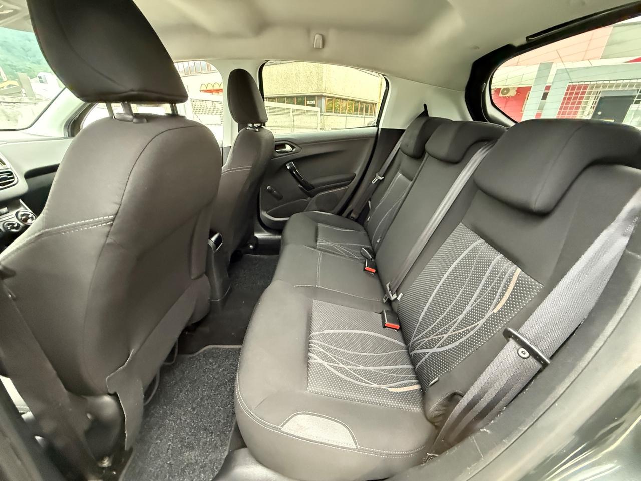 Peugeot 208 1.4 HDi 68 CV 5PT OK NEOPATENTATI