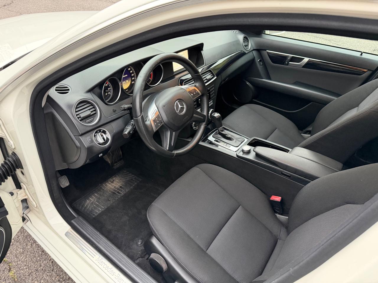 Mercedes-benz C 220 CDI BlueEFFICIENCY Avantgarde