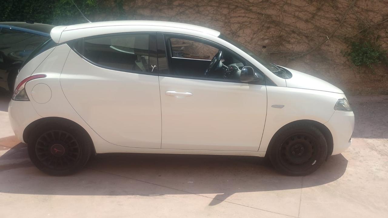 Lancia Ypsilon 1.2 GPL - 2015