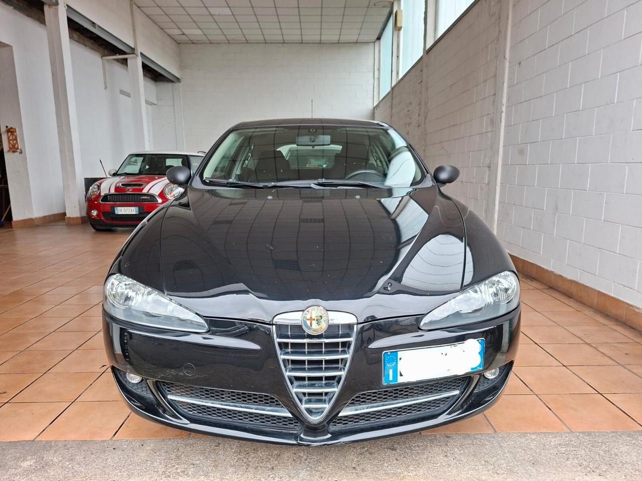 Alfa Romeo 147 3p 1.6 ts 16v BlackLine 105cv, adatta a neop.