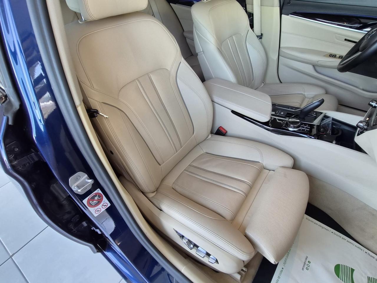 Bmw 530d xDrive Luxury 265cv STRAFUL !!