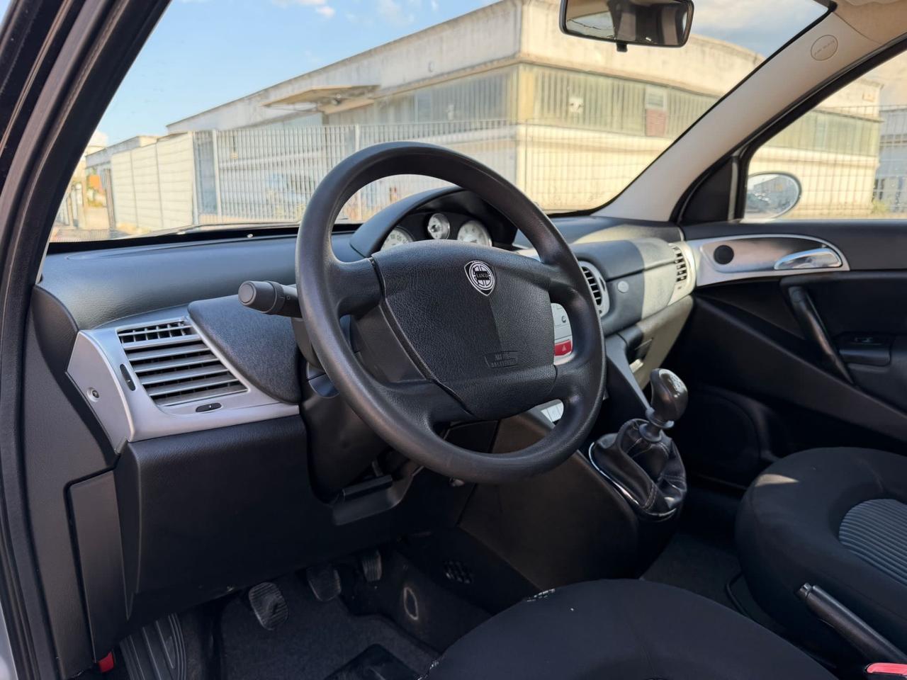 Lancia Ypsilon MODAMILANO 150000 KM