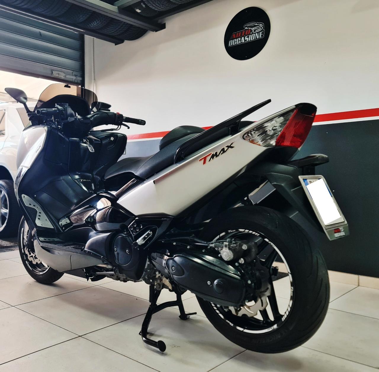 Yamaha T Max 500 con accessori tagli.