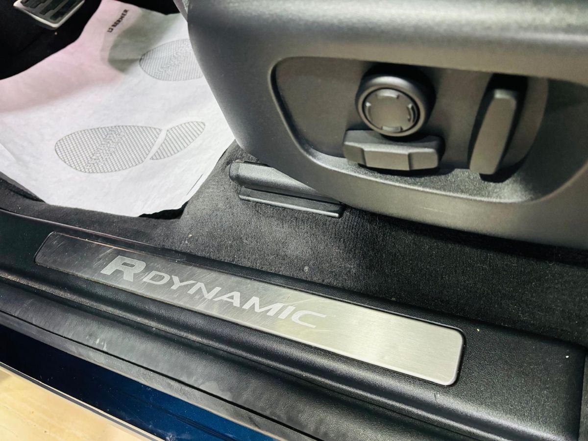 Land Rover Discovery Sport 2.0 D I4-L Mild Hybrid AWD Autom. R-Dynamic Unip.