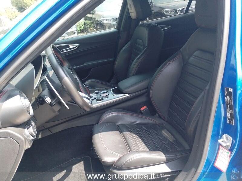 Alfa Romeo Giulia 2023 2.2 t Competizione Q4 210cv auto