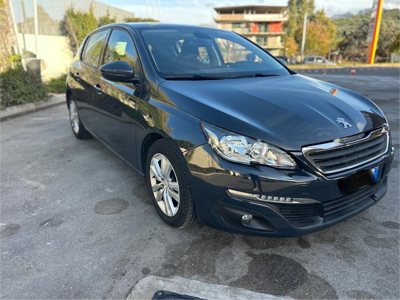 Peugeot 308 1500 cdi per neo patentati