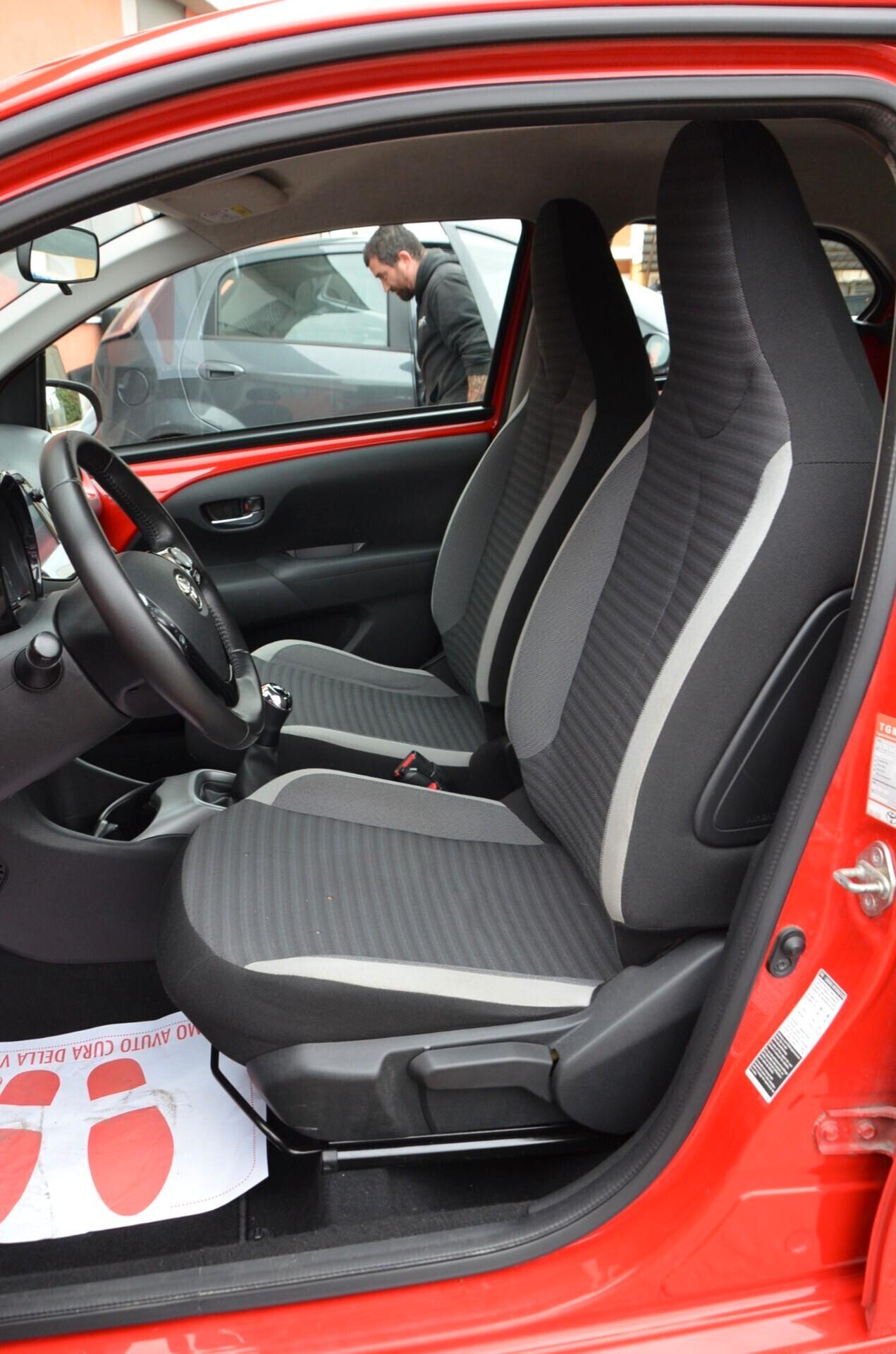 Toyota Aygo 1.0 VVT-i 72 CV 5 porte x-clusiv