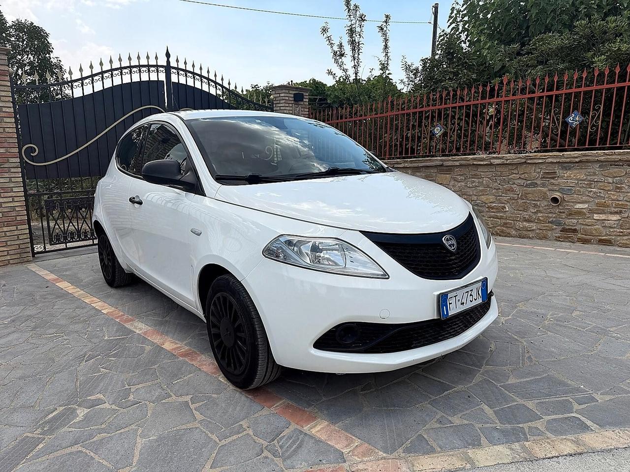 Lancia Ypsilon 1.2 69 CV 5 porte GPL Ecochic Elefantino Blu