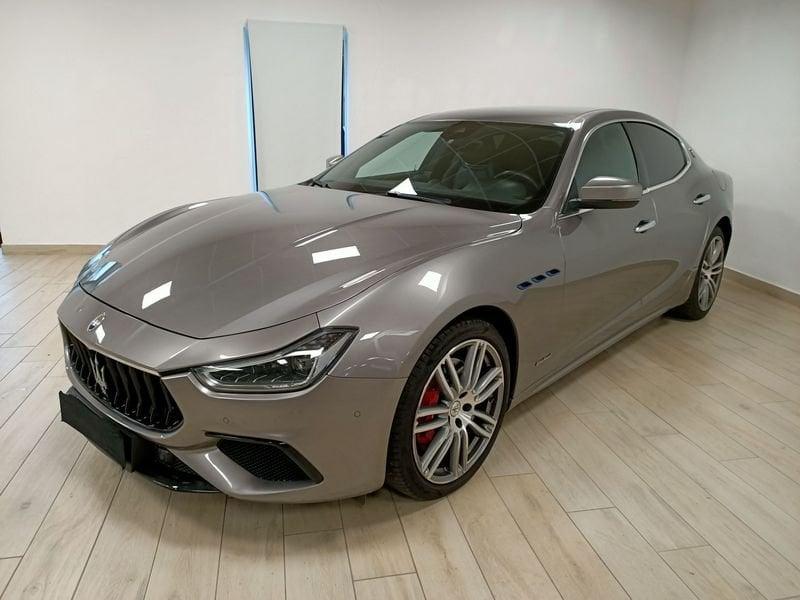 Maserati Ghibli L4 330 CV MHEV Gransport