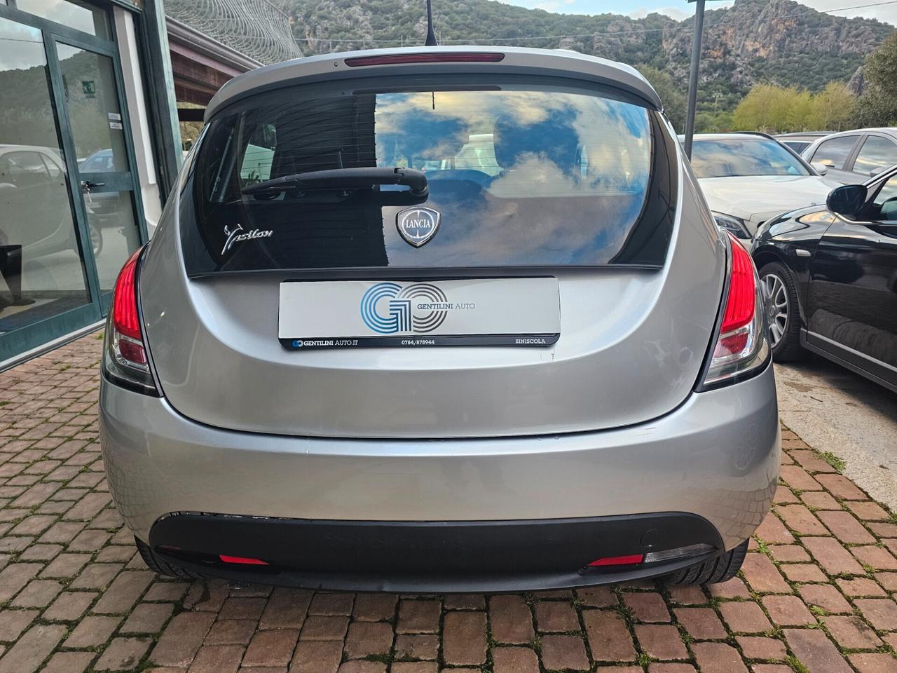 Lancia Ypsilon 1.3 MJT 16V 95 CV 5 porte S&S Silver