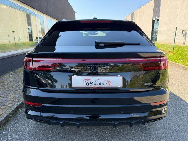 AUDI Q8 50 TDI 286 CV quattro S line edition Black Pack