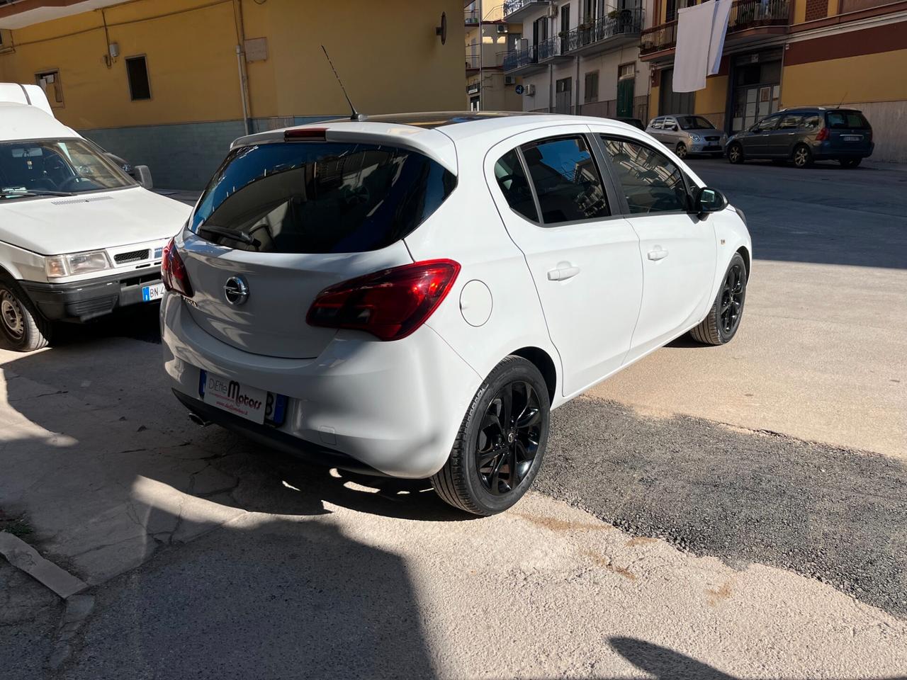 Opel Corsa 1.4 90CV 5 porte Black Edition
