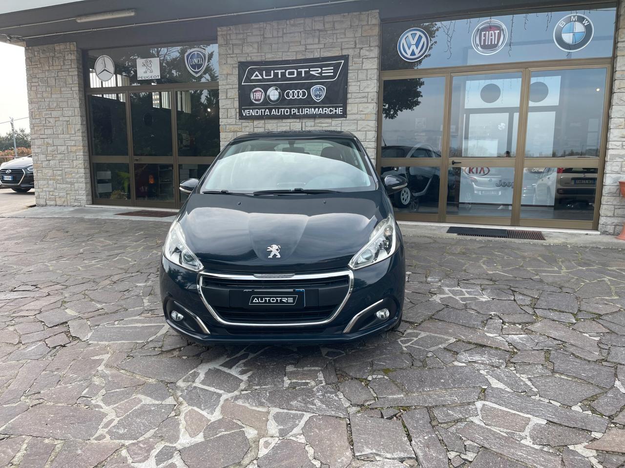Peugeot 208 PureTech 82 5 porte Allure NEO PATENTATI