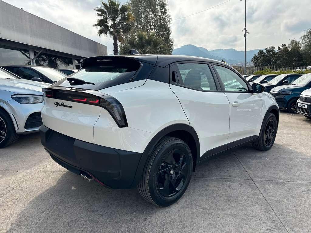 Alfa Romeo Junior 1.2 136 CV Hybrid 2026 KM 0 IVA ESPOSTA Tua a solo 249 Euro al mese