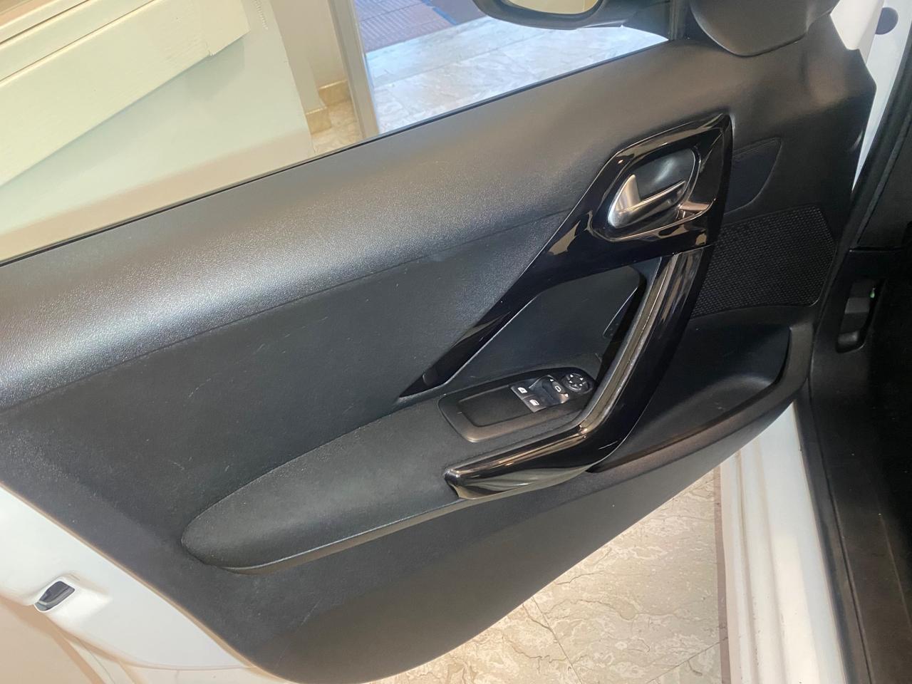 Peugeot 208 1.4 VTi 95 CV 5p. GPL Active