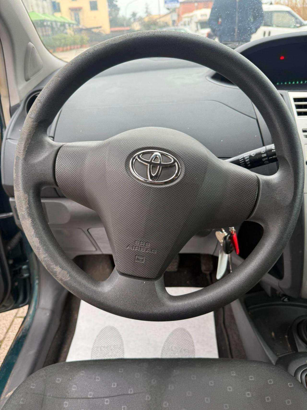 Toyota Yaris 1.3 3 porte Luna - OK NEOPATENTATO